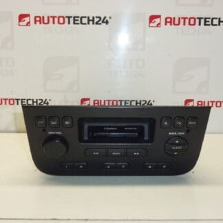 Autoradio met CD Peugeot 406 9636704880 9643180280