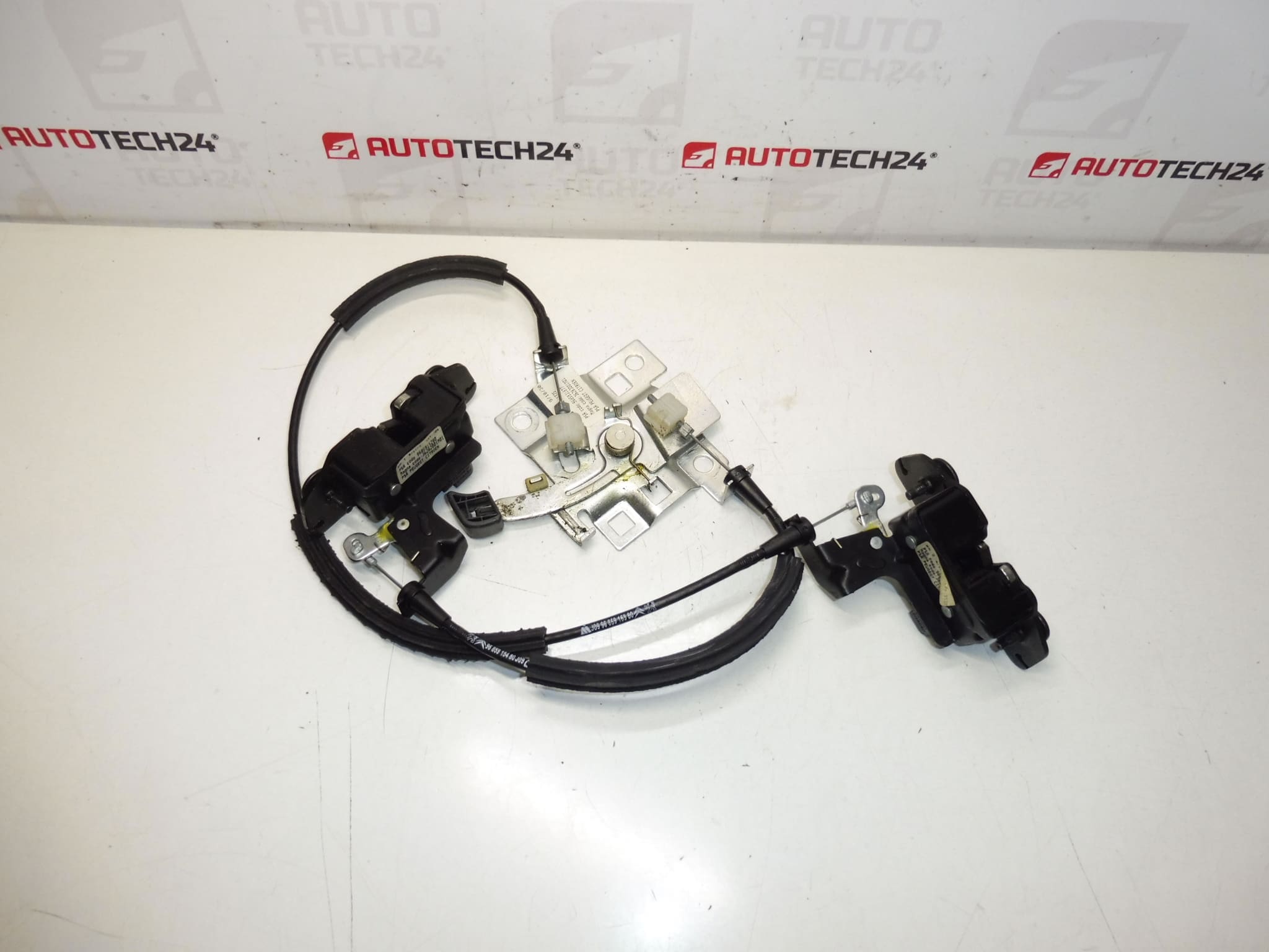 Achterklepslotset Peugeot 3008 9685931877 9685915280