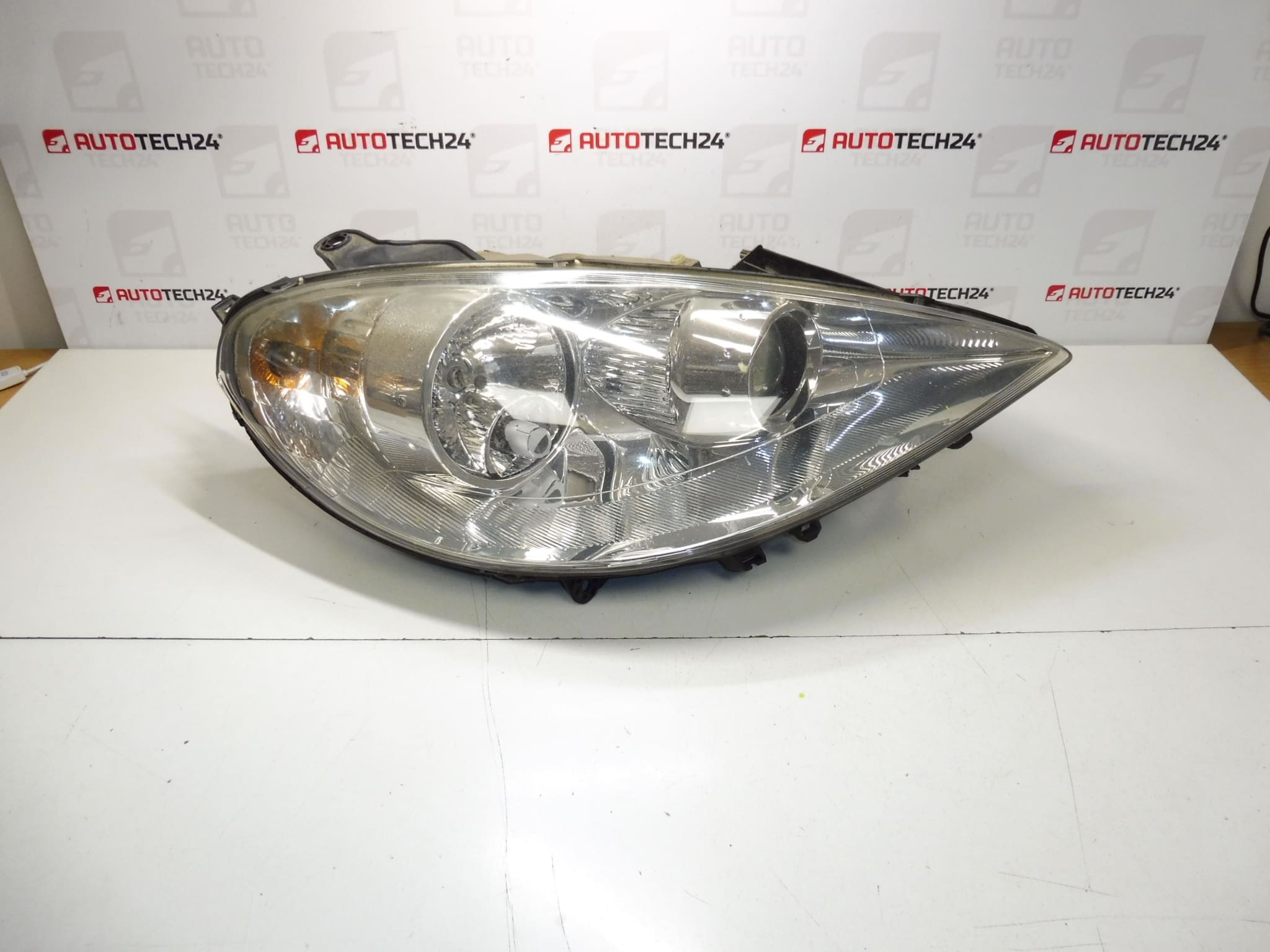 Koplamp rechtsvoor Peugeot 807 1400964280 89901573 6206F1
