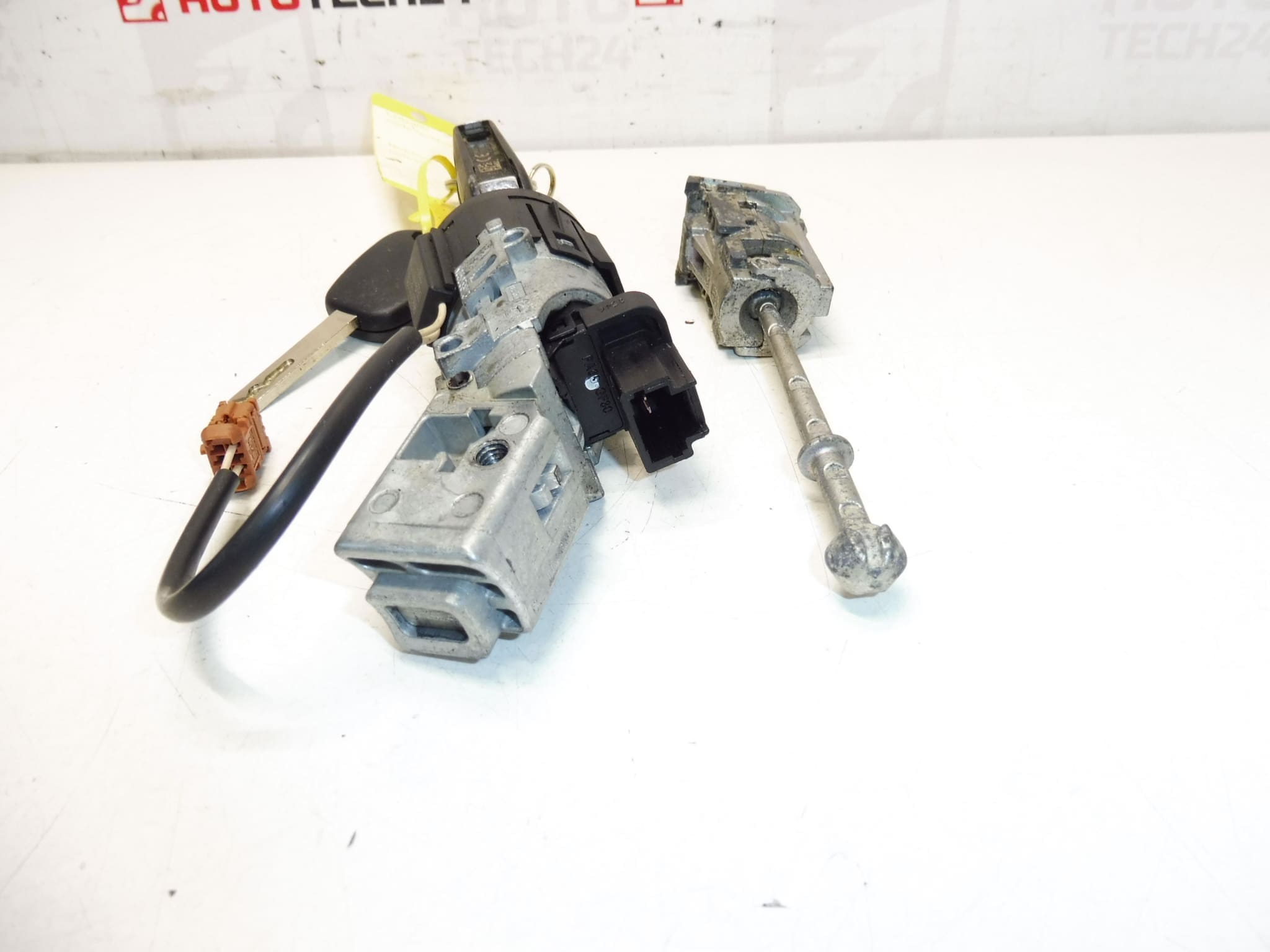 Set sloten plus 2x sleutel Citroen C-Elysée 9678792780 - Afbeelding 2